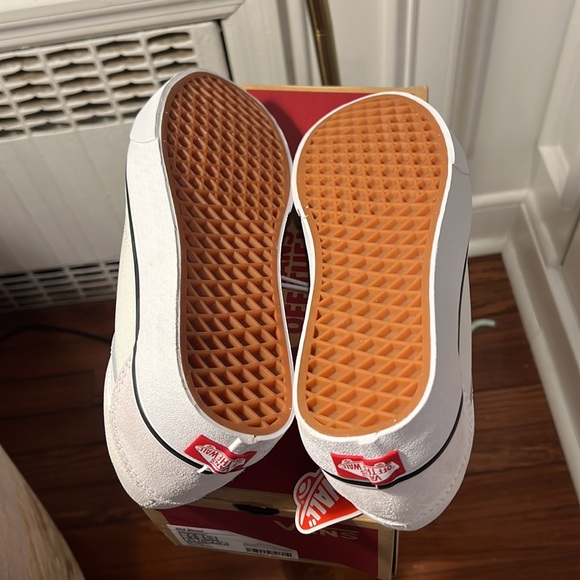 Old SKOOL VANS- Theory Cloud - Brand new Never Worn - Picture 3 of 8